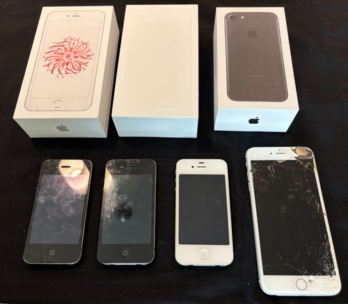 Lot vintage apple iphones - of,